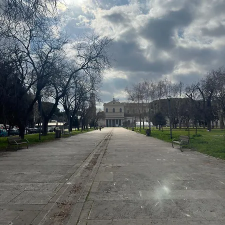 Ostiense - San Paolo Garbatella - Universita 3 * Rom